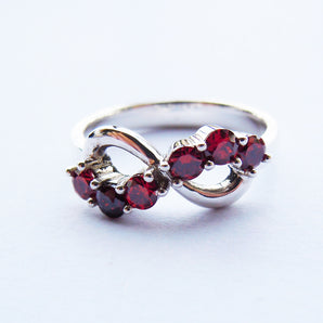 Ladies 925 Sterling Silver Garnet Gems Infinity Ring