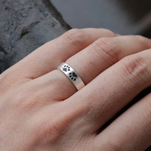 925 Sterling Silver Black Dog Footprint Ring