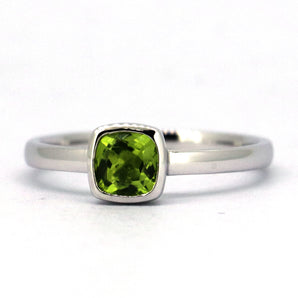 Ladies 925 Sterling Silver Natural Peridot Stackable Ring