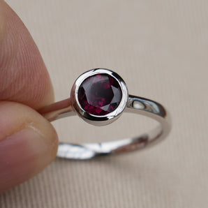 Ladies 925 Sterling Silver Natural Garnet Gems Stackable Ring