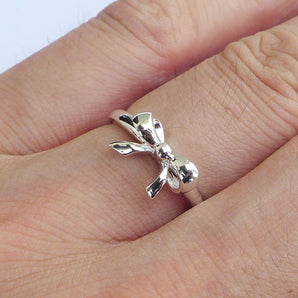 Ladies 925 Sterling Silver Bow Ring