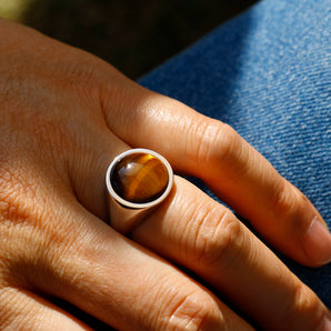 Mens Sterling Silver Round Tiger's Eye Signet Ring