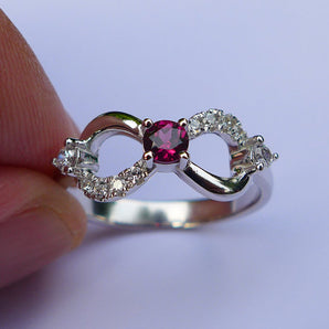 Ladies 925 Sterling Silver Infinity Garnet Ring