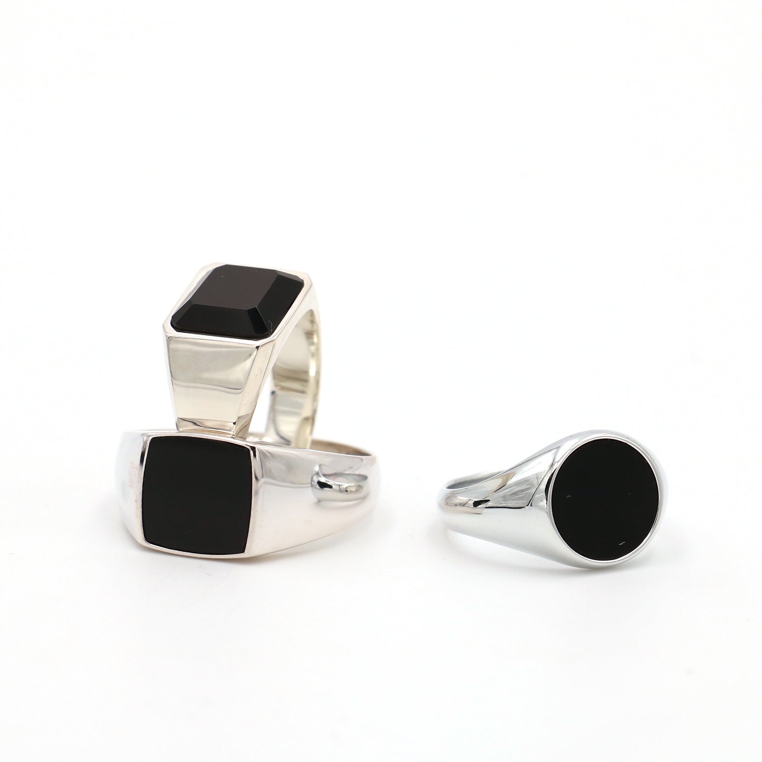 Louis Vuitton LV Onyx Signet Ring, Silver, L